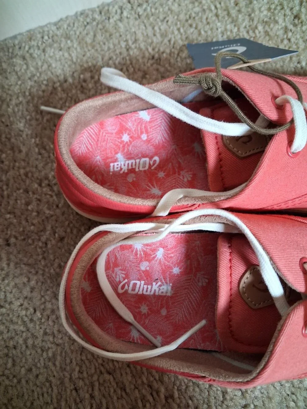 NWT OLUKAI Women's Kohu Lehua Flower (Coral) Lace-Up Sneakers sz US 8